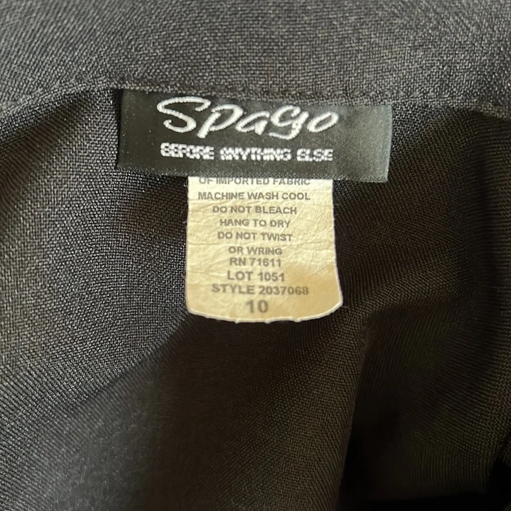 Spago jacket and skirt suit - Picture 6 of 6